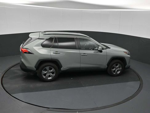 Used 2022 Toyota RAV4 XLE w/ XLE Grade Weather Package AWD/4WD image 49