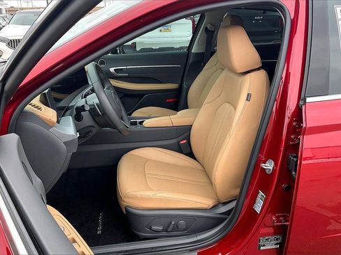 Used 2025 Hyundai Sonata Limited image 25