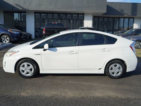 Used 2011 Toyota Prius One FWD image 2