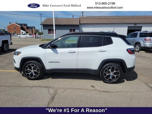 Used 2024 Jeep Compass Limited AWD/4WD image 2