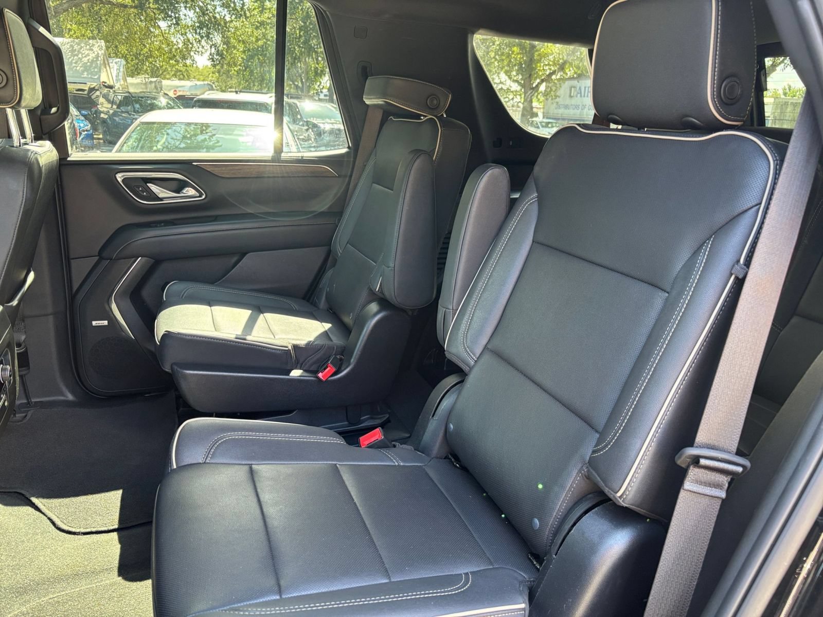 Used 2023 Chevrolet Tahoe Premier AWD/4WD image 41