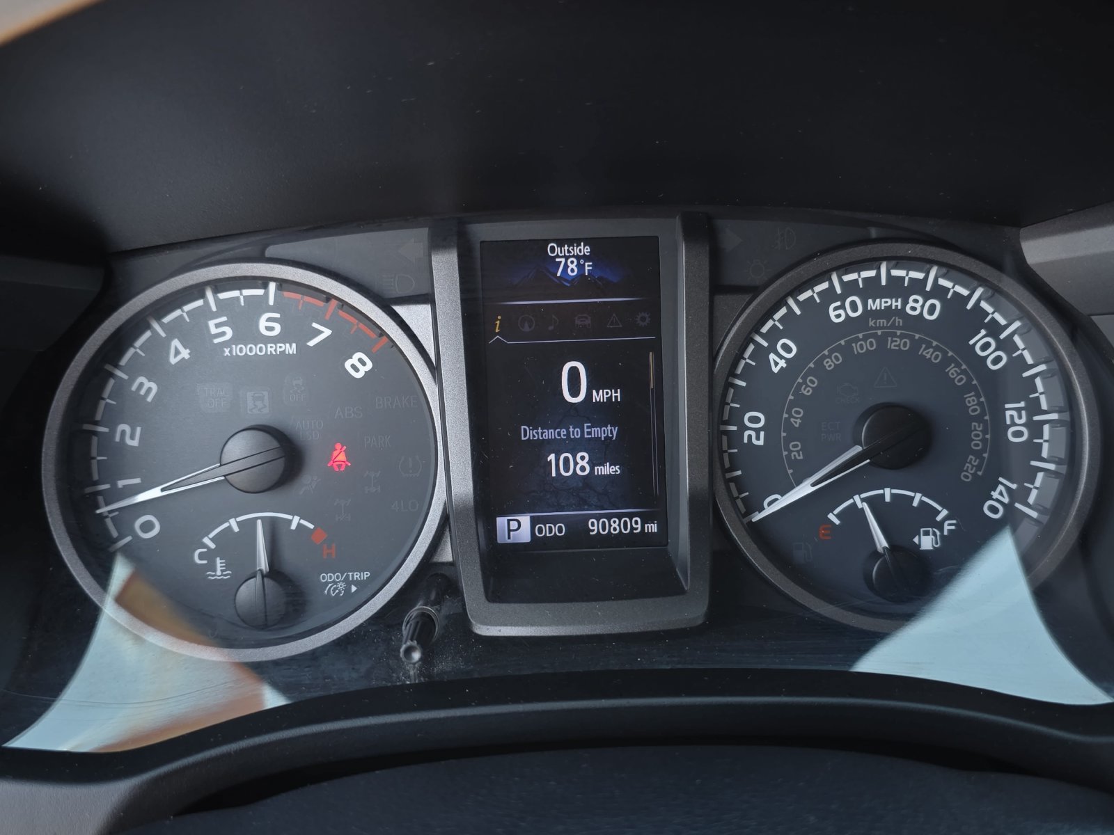 Used 2017 Toyota Tacoma TRD Off-Road w/ Premium & Technology Package AWD/4WD image 17