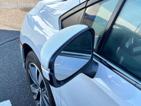 Used 2023 Honda Odyssey Touring image 7