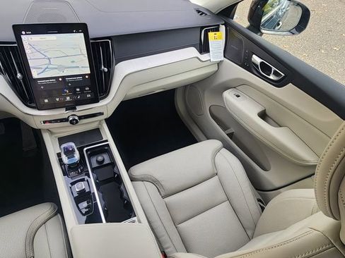 New 2026 Volvo XC60 B5 Ultra w/ Climate Package image 12