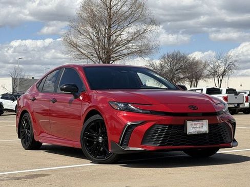 Certified 2025 Toyota Camry SE image 2