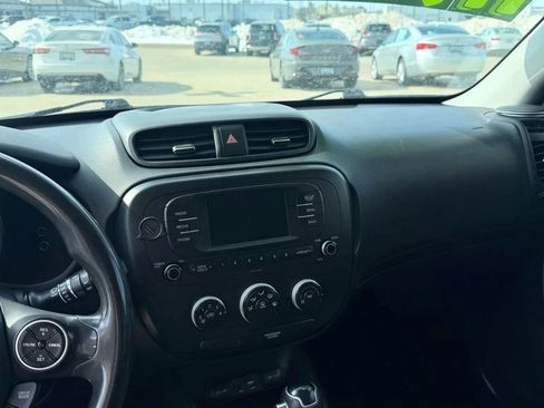 Used 2017 Kia Soul FWD image 13