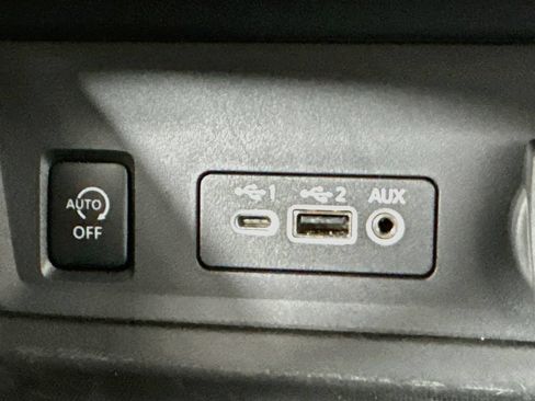 Used 2024 Nissan Sentra SR w/ SR Premium Package FWD image 19