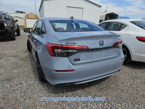 Used 2023 Honda Civic Sport image 9