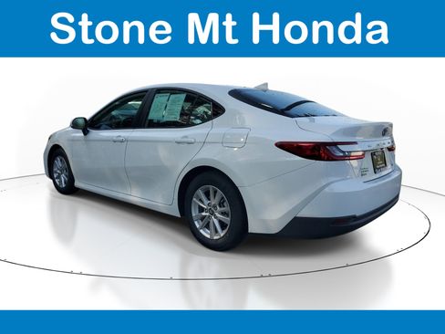 Used 2025 Toyota Camry LE FWD image 4