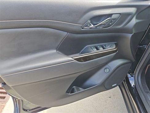 Used 2023 GMC Acadia AT4 image 21