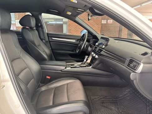 Used 2018 Honda Accord Sport image 26