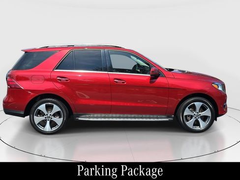 Used 2019 Mercedes-Benz GLE 400 4MATIC image 4