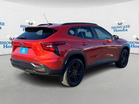 Used 2024 Chevrolet Trax ACTIV w/ Sunroof Package image 7