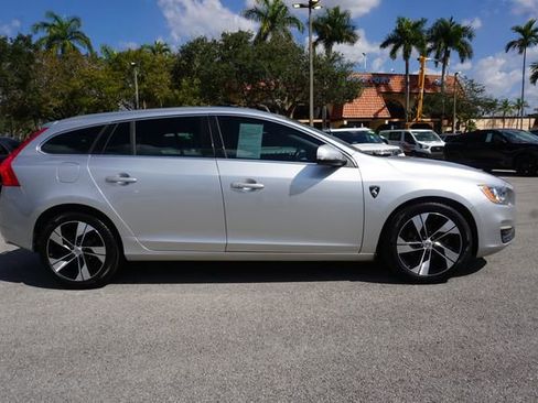 Used 2015 Volvo V60 T5 Premier image 16