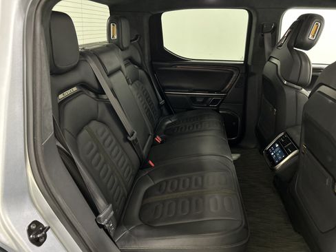 Used 2023 Rivian R1T Adventure AWD/4WD image 24