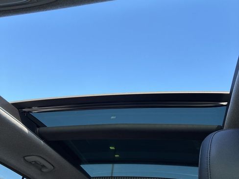 Used 2019 Hyundai Santa Fe Limited image 3