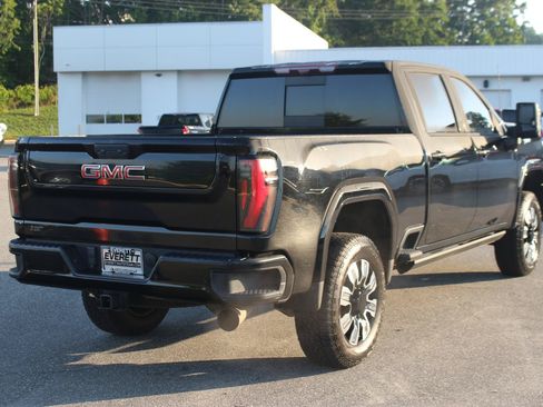Used 2024 GMC Sierra 2500 AT4 w/ AT4 Premium Plus Package AWD/4WD image 7