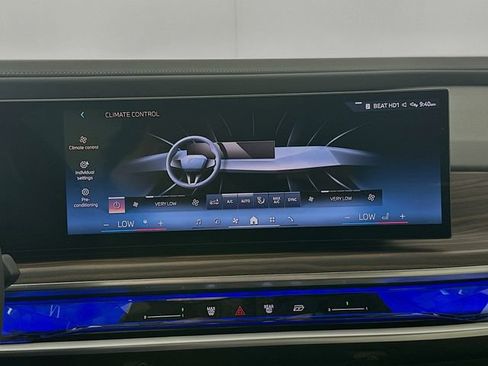 Used 2026 BMW 740i xDrive w/ Executive Package image 16