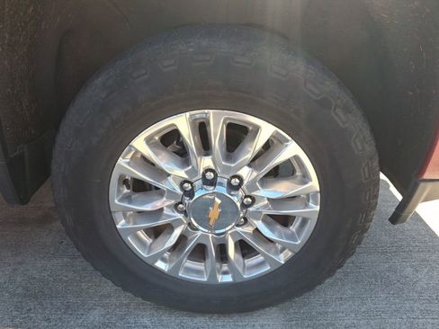 Used 2022 Chevrolet Silverado 3500 High Country w/ Safety Package II AWD/4WD image 5