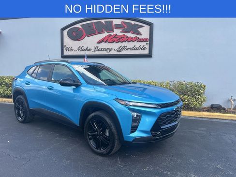 Used 2025 Chevrolet Trax ACTIV w/ Driver Confidence Package image 2