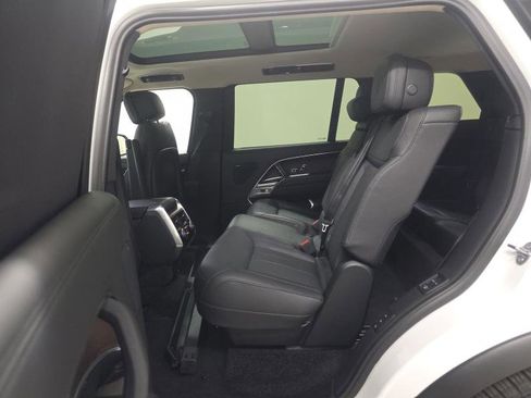 Used 2023 Land Rover Range Rover Long Wheelbase SE AWD/4WD image 7