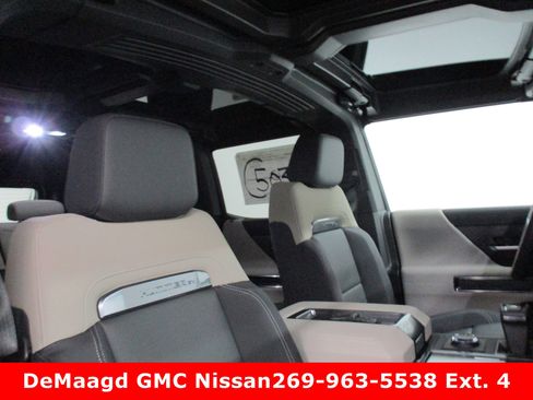 New 2026 GMC Hummer EV SUV image 18