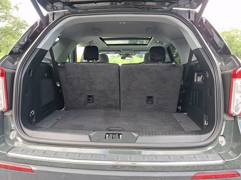 Used 2023 Ford Explorer Limited w/ Equipment Group 301A AWD/4WD image 30
