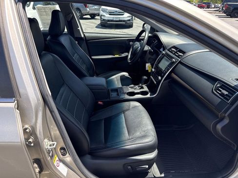 Used 2017 Toyota Camry XLE FWD image 26
