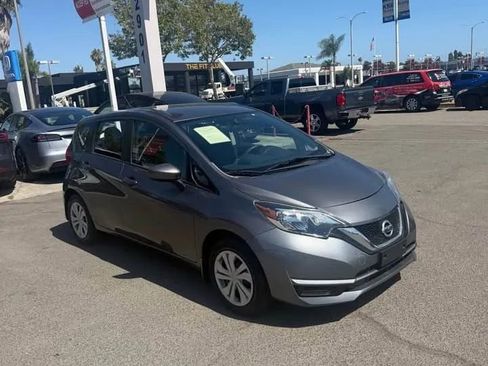 Used 2018 Nissan Versa Note S FWD image 3