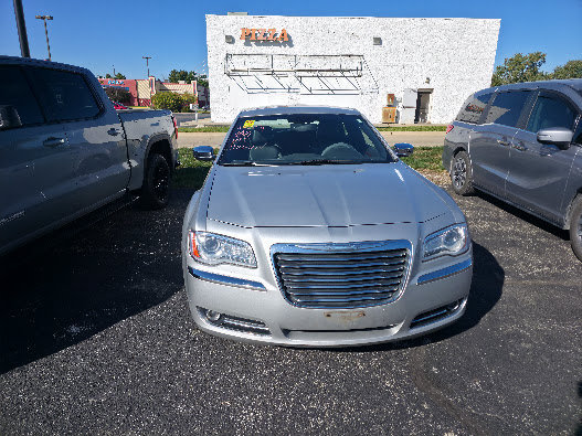 Used 2012 Chrysler 300 Limited RWD image 1