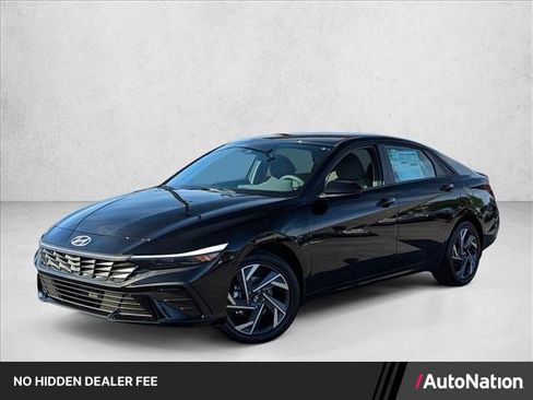 Certified 2025 Hyundai Elantra SEL FWD image 1