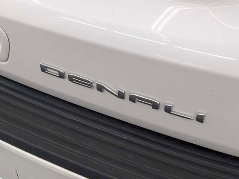 Used 2023 GMC Yukon XL Denali w/ Advanced Technology Package AWD/4WD image 14