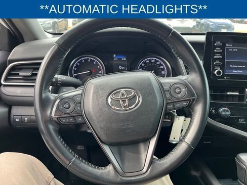 Used 2016 Toyota Camry XLE image 7