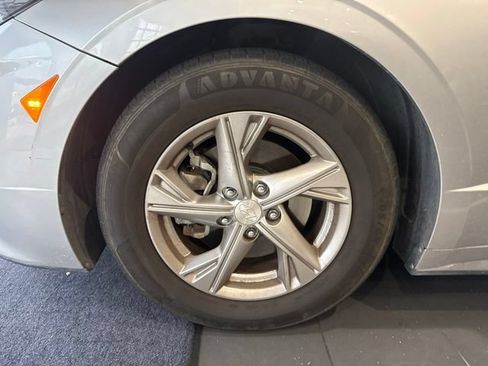 Used 2021 Hyundai Sonata SE FWD image 2