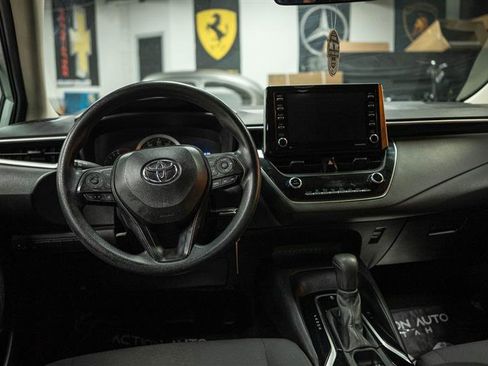 Used 2021 Toyota Corolla LE image 17