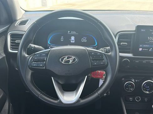 Used 2023 Hyundai Venue SEL FWD image 23