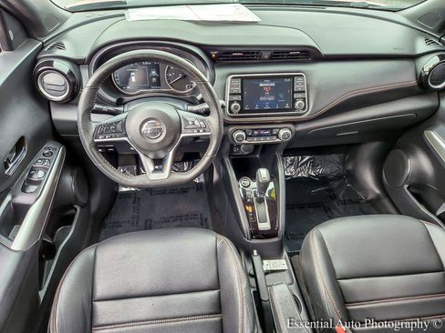 Used 2020 Nissan Kicks SR w/ SR Premium Package FWD image 12