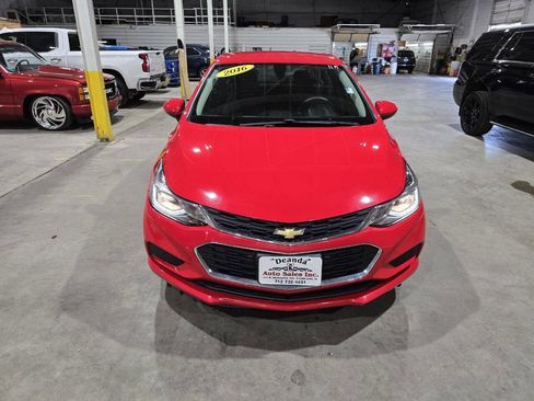 Used 2016 Chevrolet Cruze LT image 19