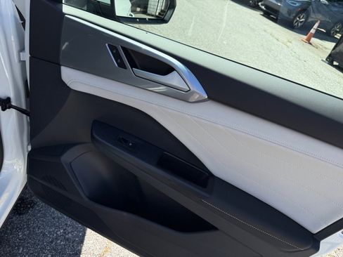 Certified 2025 Volkswagen Taos SEL w/ Black Wheel Plus Package image 30