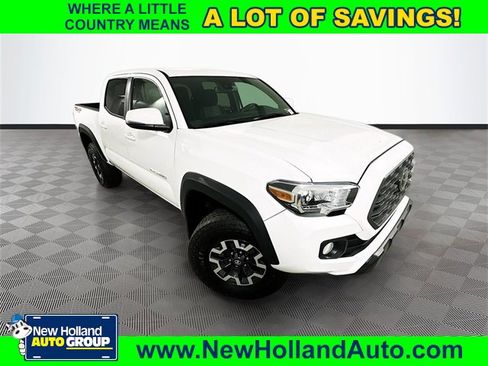 Used 2022 Toyota Tacoma TRD Off-Road image 1