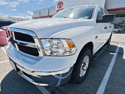 Used 2020 RAM 1500 Tradesman w/ Chrome Appearance Group AWD/4WD image 4