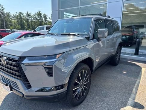 Used 2026 Lexus GX 550 w/ Accessory Package (2T) AWD/4WD image 2