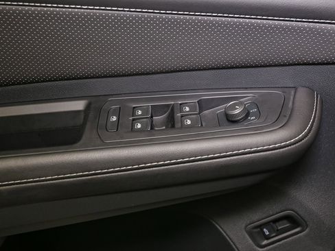 Used 2024 Volkswagen Atlas Cross Sport SEL R-Line image 43