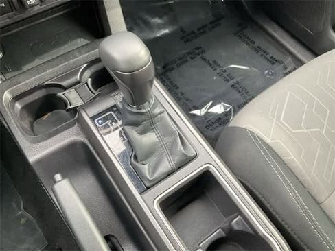 Used 2023 Toyota Tacoma TRD Sport w/ Technology Package image 23