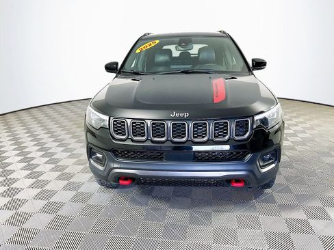 Certified 2025 Jeep Compass Trailhawk w/ Trailhawk Elite Group image 4