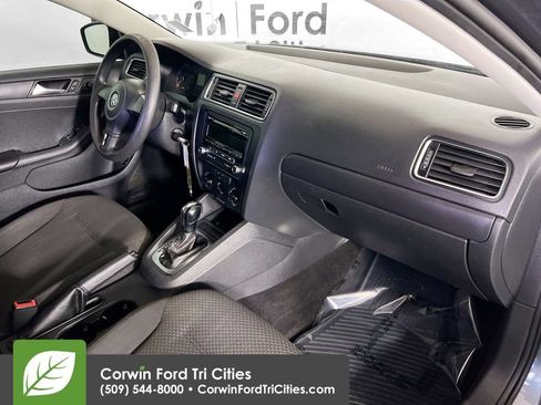 Used 2013 Volkswagen Jetta S FWD image 26