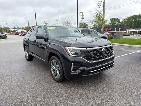 Used 2024 Volkswagen Atlas Cross Sport SEL R-Line AWD/4WD image 4