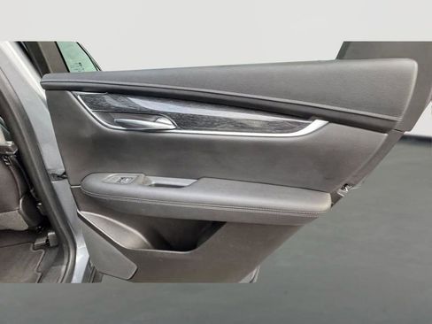 Used 2021 Cadillac XT5 Premium Luxury image 12