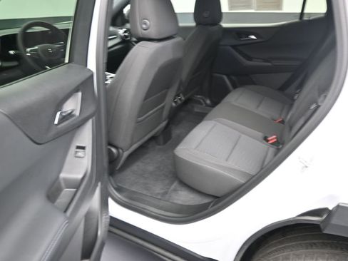 Used 2026 Chevrolet Equinox LT w/ Midnight Edition image 13