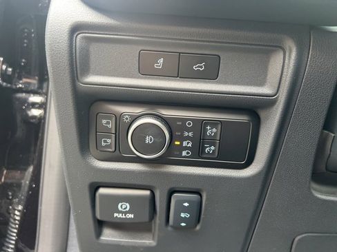 Used 2024 Ford Expedition Platinum image 27